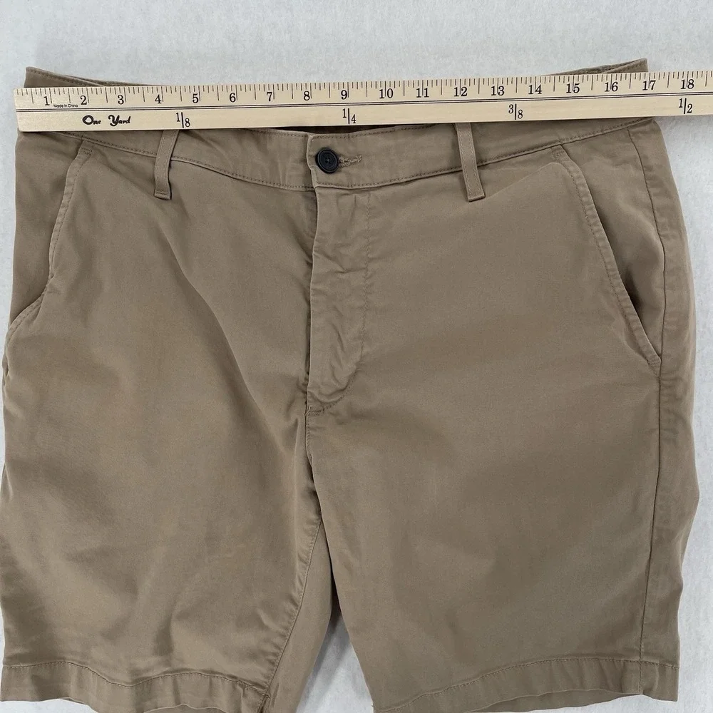 AG The Wanderer Shorts Mens 34R Beige Slim Stretch Chino Khakis Preppy Casual